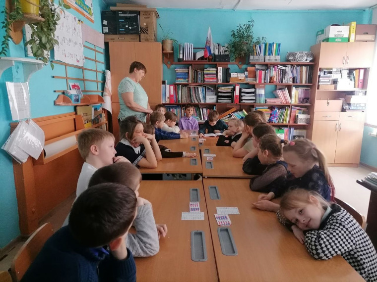 «В книжной памяти мгновения войны»..